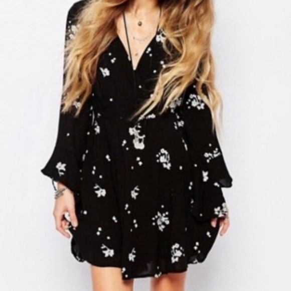 Free People Jasmine Embroidered Boho Dress w Bell Sleeves Black White Women’s 2 - Picture 2 of 9